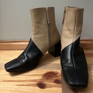 Alohas beige/black heeled boots